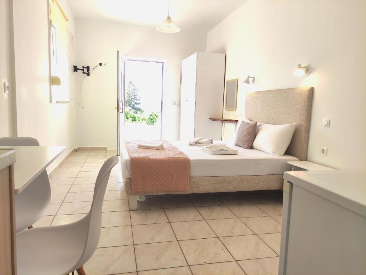 # 6 Giorgos & Chara Apartments Nea Kydonia  Экстерьер фото